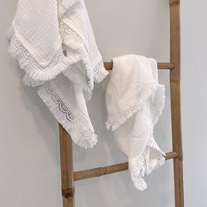 Set of 2 Fringe Swaddles